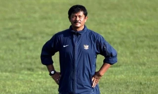 HLV Indra Sjafri dè chừng U18 Việt Nam.