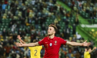 Diogo Jota tỏa sáng rực rỡ trong ngày đá thay vị trí của Ronaldo.