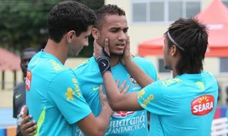 Neymar tin Danilo sẽ thành công ở Real Madrid.