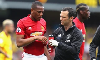 Martial dính chấn thương khá nặng.