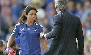 Nữ bác sĩ Carneiro quyết lôi Mourinho ra tòa.
