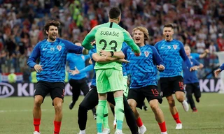 Thủ môn Croatia cản phá thành công 3 cú sút penalty, giúp đội nhà giành vé vào tứ kết.