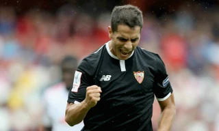 Wissam Ben Yedder ăn mừng bàn thắng vào lưới M.U.