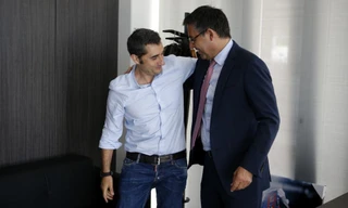HLV Ernesto Valverde đối diện tương lai bất định ở Barcelona.