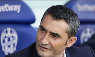 HLV Ernesto Valverde chưa nghĩ tới chuyện từ chức HLV trưởng Barcelona.