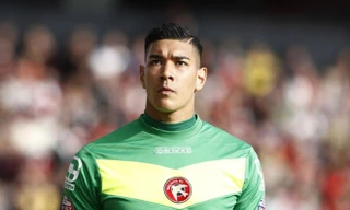 Thủ thành Neil Etheridge vừa có trận ra mắt Premier League.