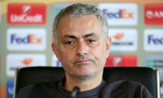 HLV Mourinho úp mở khả năng rời M.U.