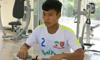 Lê Văn Sơn bất ngờ dính chấn thương.