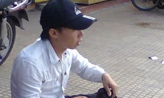 Lòng tự trọng của một sinh viên đánh giày vỉa hè