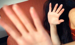 Bé 14 tuổi bán trinh 3 triệu để mua...quần áo mới