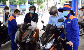 Giá xăng ngày mai có thể giảm mạnh, về hơn 20.000 đồng/lít