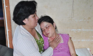 Trói chủ nhà, cướp vàng giữa ban ngày