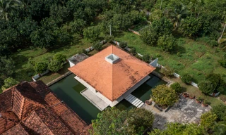 Biệt thự nghỉ dưỡng ‘lửng lơ’ trên mặt nước