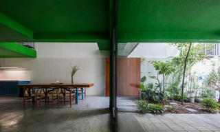 Nhà phố thoáng mát nhờ 2 khu vườn thông gió chéo