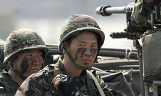 Quân đội Hàn 'đau đầu' chống rò rỉ bí mật