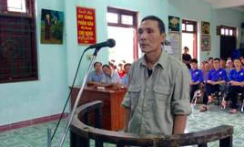 Bị cáo Cẩm tiếp tục ra tòa lĩnh án. Ảnh: Minh Kiên.