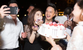 Hương Tràm được Cao Thái Sơn ôm eo tình tứ trong tiệc sinh nhật