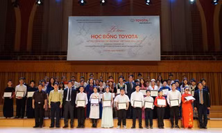 Trao học bổng cho tài năng âm nhạc trẻ Việt Nam