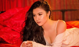 Hạnh Sino bất ngờ gợi cảm quyến rũ