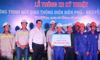 Đà Nẵng thưởng 200 triệu cho công nhân hầm chui APEC