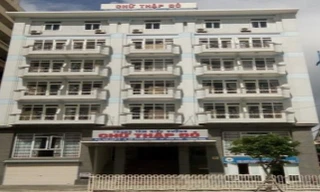 Tạm dừng kinh doanh vì hơn 100 du khách bị ngộ độc