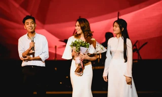 Mỹ Tâm bất ngờ được tặng rau muống khi hát hit triệu views 'Đừng hỏi em'