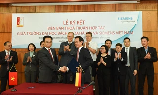 Quang cảnh lễ ký kết.