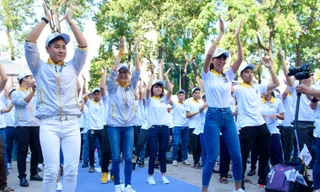 Nguyên Khang, Hà Anh dạy Dương Tử Quỳnh nhảy flashmob