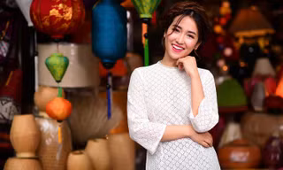 DJ Trang Moon xinh tươi trong tà áo dài ngày Tết