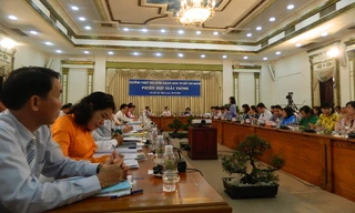 Vừa học trung cấp cải lương, vừa học … bổ túc văn hoá