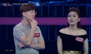 Sỹ Luân và Phương Thảo trong chương trình 'Đừng để tiền rơi'.