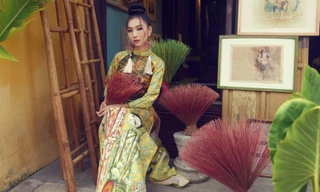 'Bản sao' Hoa hậu Nguyễn Thị Huyền đẹp 'mê hồn' với áo dài 