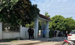 Nghi phạm giết vợ, bắn hàng xóm ở Quảng Ninh khai gì?