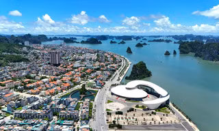 200 tỷ phú thế giới lùi kế hoạch đến vịnh Hạ Long