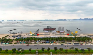 Đội tàu du lịch lớn chưa từng có biểu diễn ở Carnaval Hạ Long 