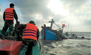 Đắm tàu trên biển Vân Đồn, một ngư dân tử vong