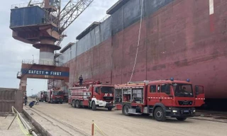 Nổ dưới hầm tàu 68 nghìn tấn, nhiều công nhân bị thương