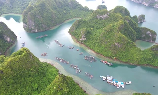 Cửa Vạn được biết đến như một làng cổ tích ẩn sâu trong vùng lõi Di sản vịnh Hạ Long. Ảnh: Hoàng Dương