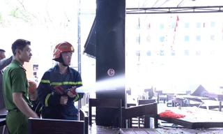 Nổ ống dẫn khí gas, khói đen bao trùm quán bia ở Cẩm Phả