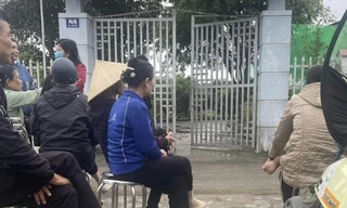 Con trai tá hỏa phát hiện mẹ tử vong tại phòng ngủ với nhiều vết thương