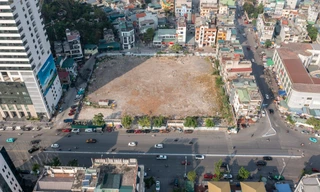 Cận cảnh lô 'đất vàng' ở Hạ Long 8 năm không xây nổi móng chung cư