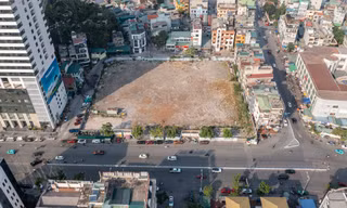 Cận cảnh lô 'đất vàng' ở Hạ Long 8 năm không xây nổi móng chung cư