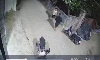 Bị nhắc tiểu bậy, đối tượng rút dao đâm chủ nhà trọng thương