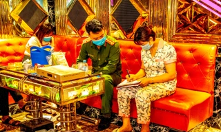 Tước giấy phép quán karaoke liên tục mở cửa trong mùa dịch