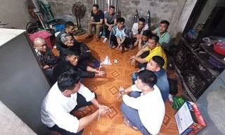 Cụ ông 85 tuổi 'sát phạt' cùng con bạc có bệnh lý tâm thần