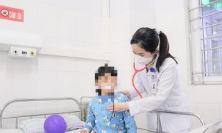 Bé gái 6 tuổi ở Hạ Long ăn nhầm bim bim tẩm thuốc diệt chuột