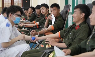 Hàng trăm chiến sĩ Cảnh sát Cơ động hiến máu cứu người