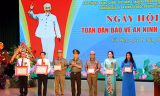 Chủ tịch Ủy ban MTTQ Việt Nam dự 'Ngày hội toàn dân bảo vệ an ninh Tổ quốc' tại Quảng Ninh