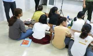 Công an đã kiểm tra hành chính và phát hiện trung tâm có 4 giáo viên truyền đạo trái phép.