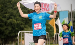 Giảm 6kg sau khi sinh con, Á hậu Tú Anh 'tái xuất' xinh đẹp rạng rỡ